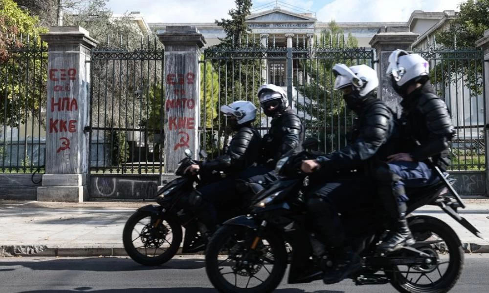 Πολυτεχνείο: «Αστακός» η Αθήνα - 5.000 αστυνομικοί, «Αίαντες», drones και διαμεσολαβητές